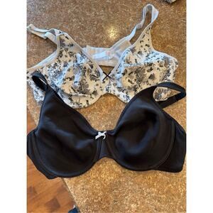 Woman’s Cacique bra bundle size 40C
